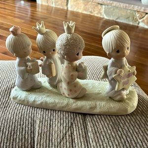 Precious Moments 1 pc Angel with 3 Kings Figurine They Followed The Star